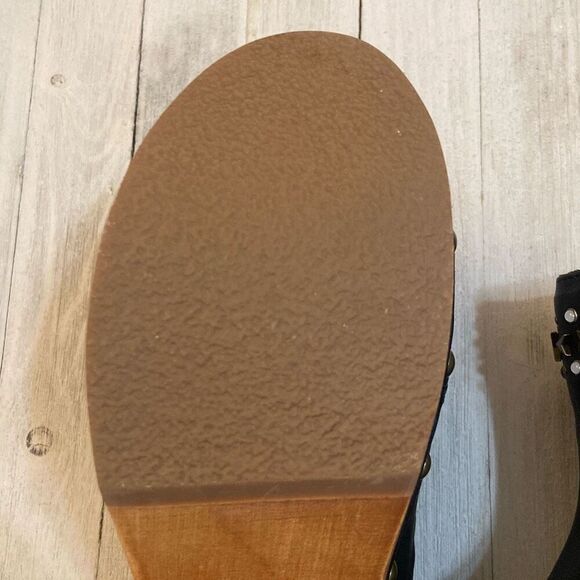 New in Box Frye Jessica Studded Clog Mule Black Women Size 8.5 M *Beautiful* - Picture 10 of 12